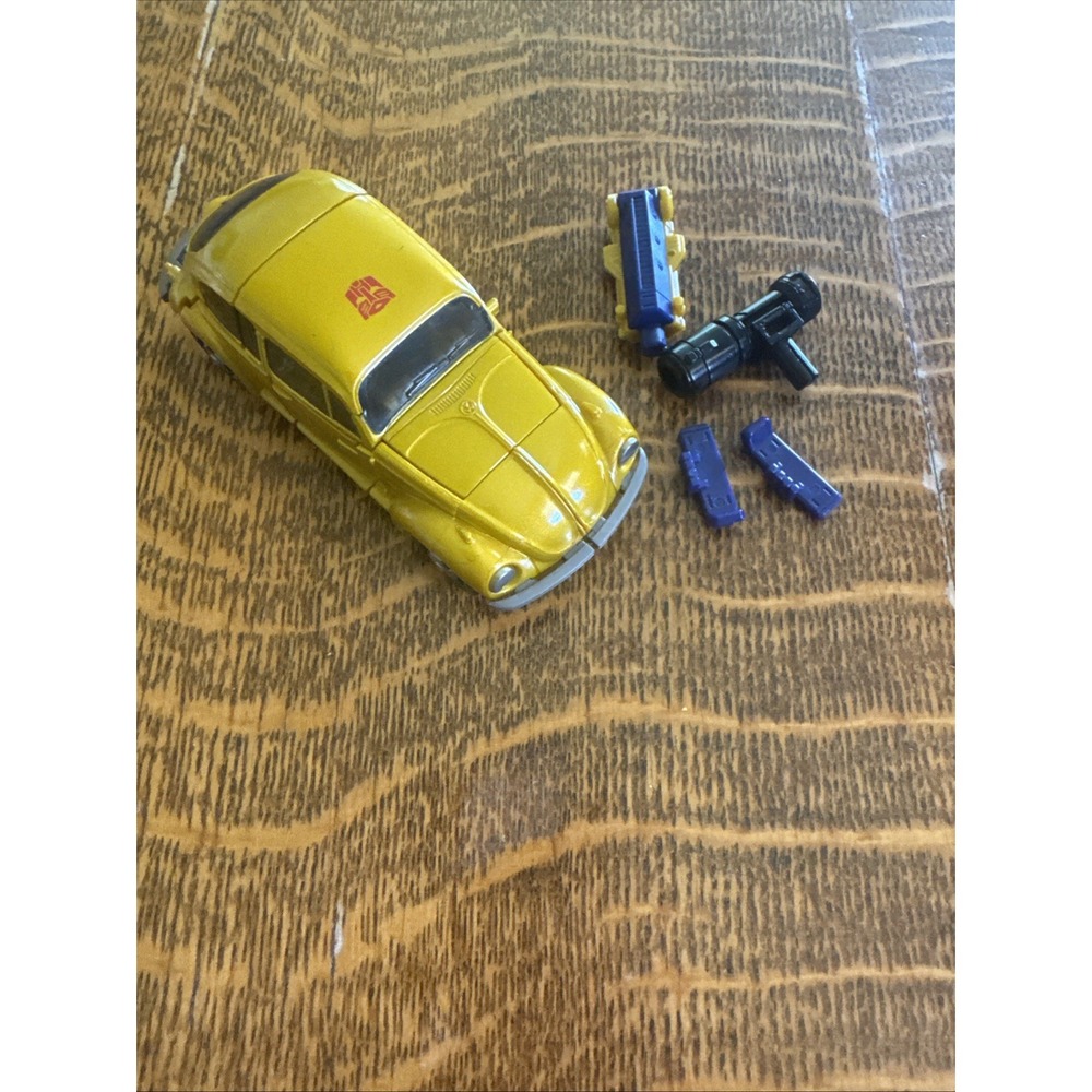 Transformers Legacy Goldbug Buzzworthy Bumblebee Creatures Collide Figure